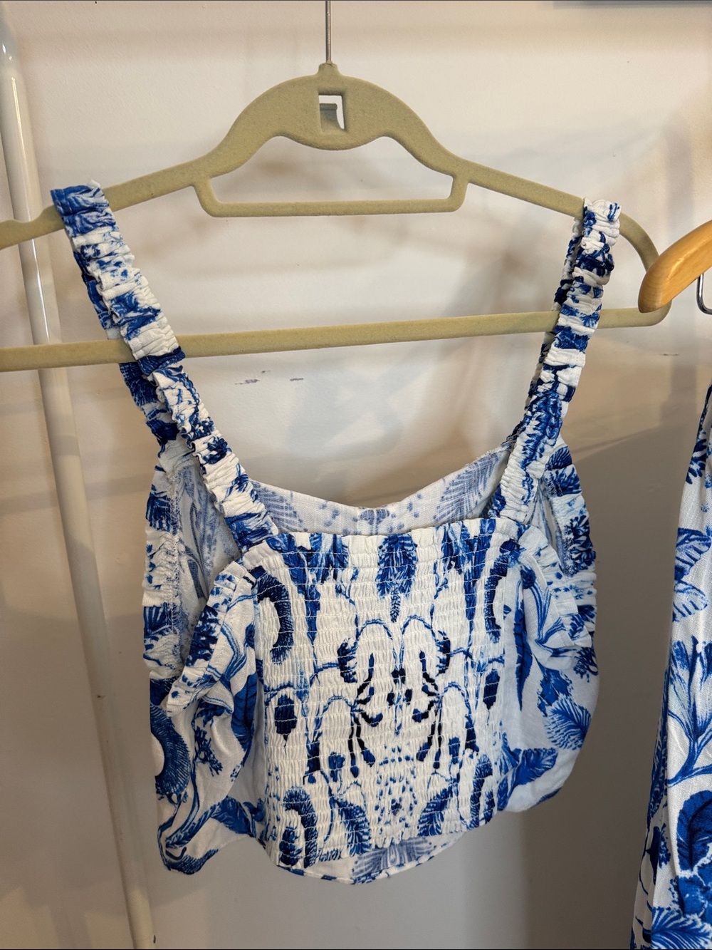 Simple Blue & White Floral Wide Leg Jumpsuit Set - Picture 3 of 7